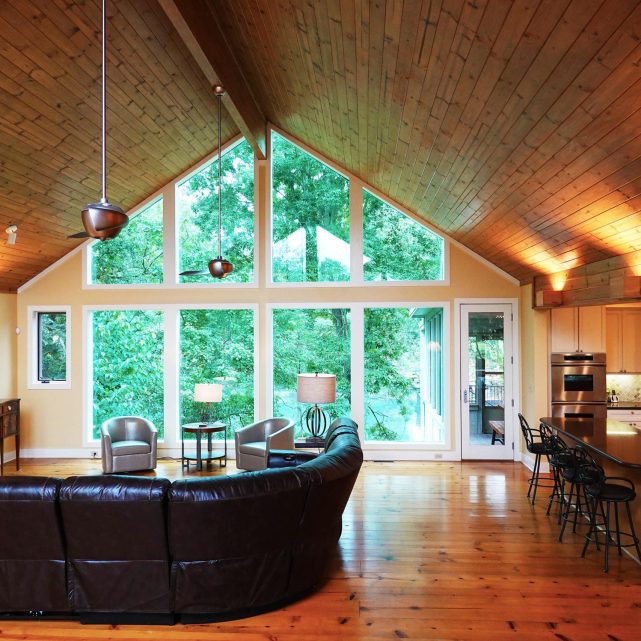 Chateau on the Little Red River Heber Springs Lake and River Vacation