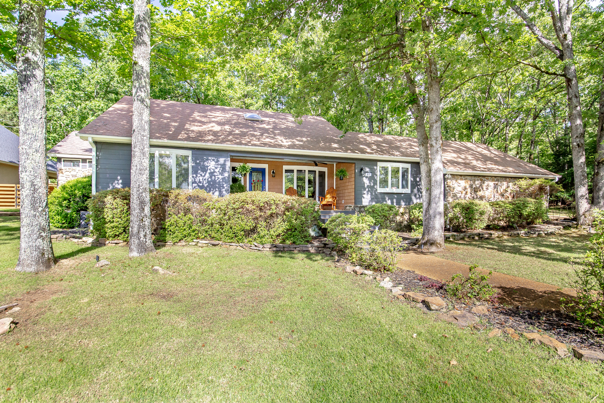 Fabulous Family Lakehouse Front